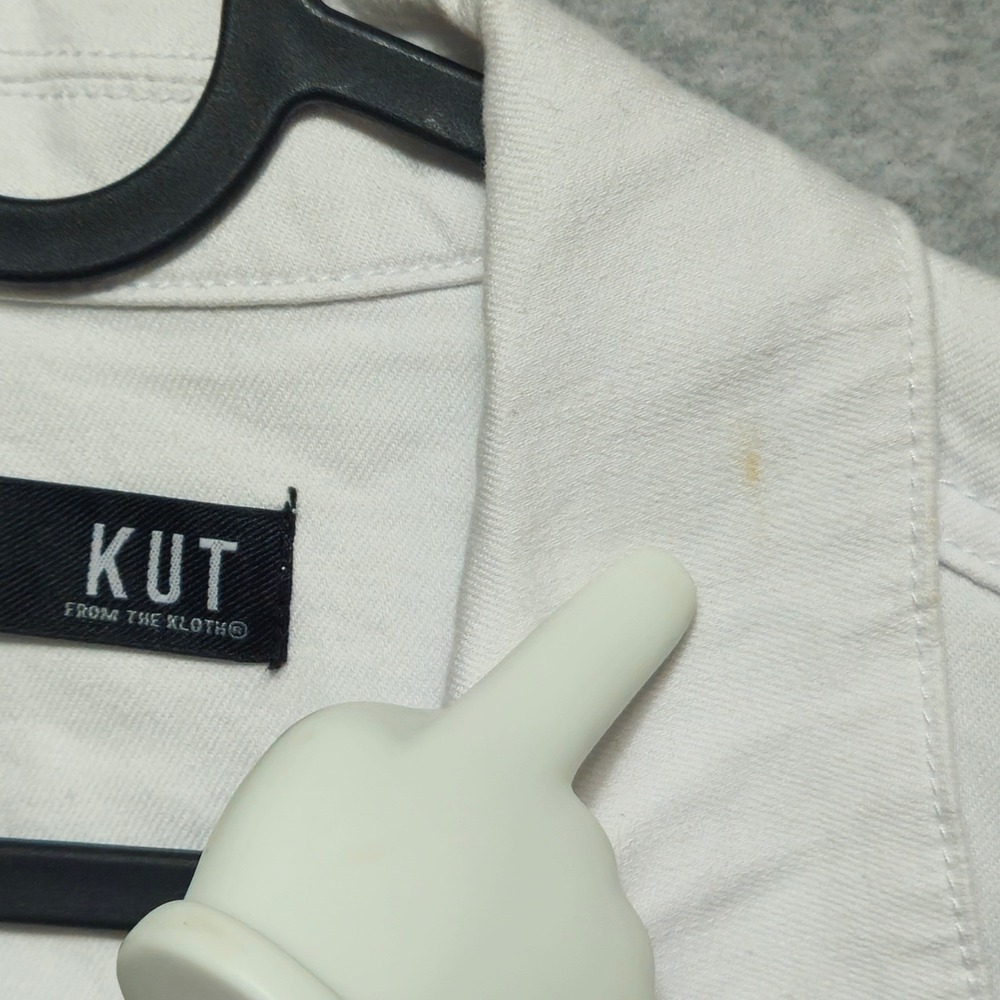 KUT From The Kloth Optic White Denim Jacket Womens Medium Raw Hem Buttons NEW ** - Picture 10 of 11